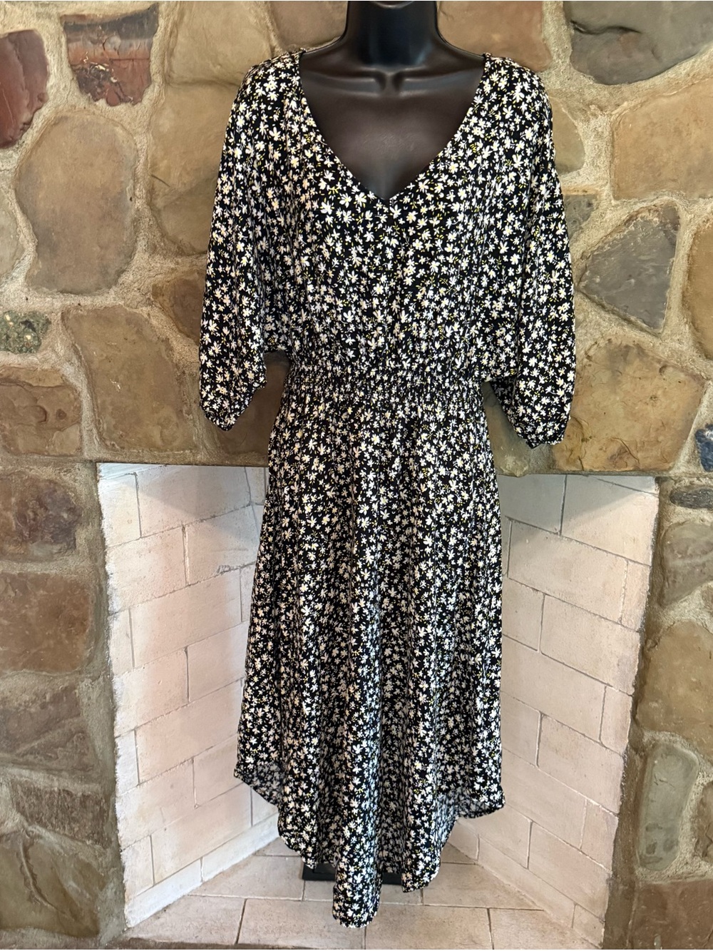 Time and Tru Black and White Linen Floral High-Low V-Neck Dress